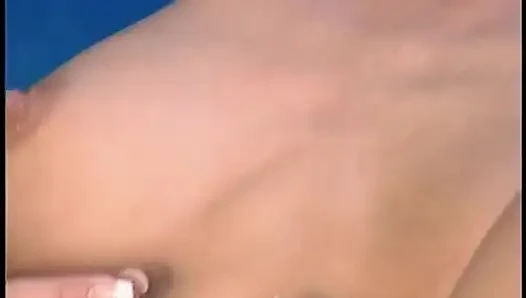 Mulut dan lubang sempit tante seksi asia dengan toket besar lagi asik dientot habis-habisan