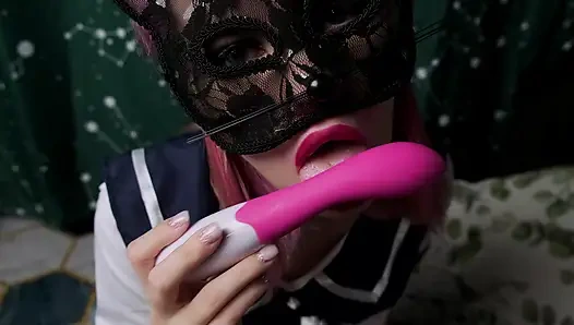 Студентка играет с ее задницей, анал, минет, в видео от первого лица