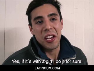 Caldo atleta latino amatoriale etero pagato in contanti per scopare gay sconosciuto
