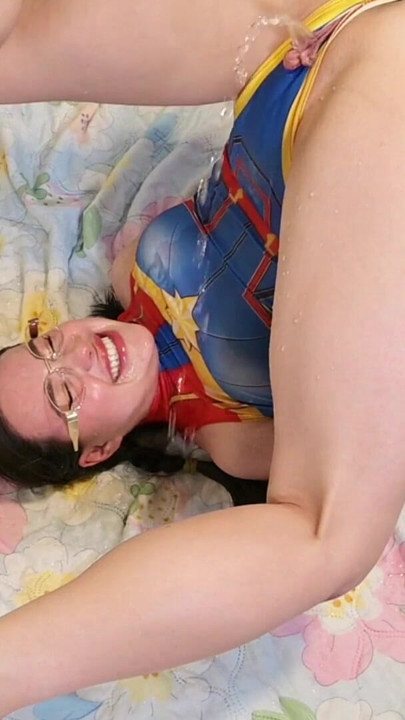 First time reached my mouth with my own pee! Upside down pissing on my face and drinking! | Clip 3