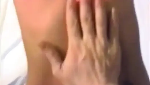 Шлепаю ее толстую задницу