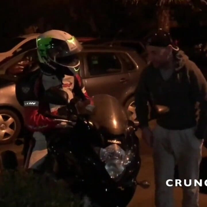 Penghinaan seks di hotel dengan pengendara motor straight