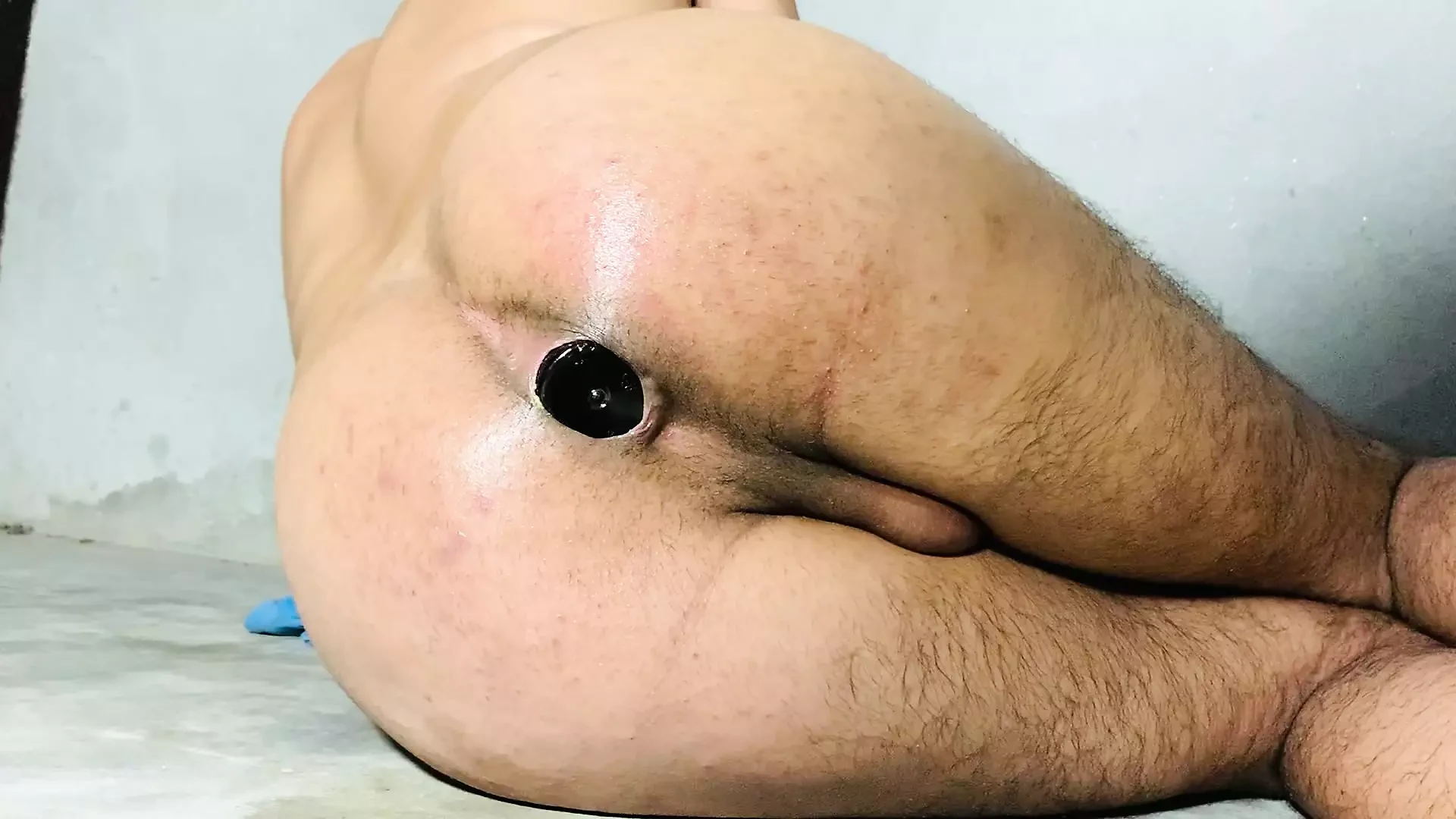 哦，我的上帝！紧屁股操大奶瓶。
