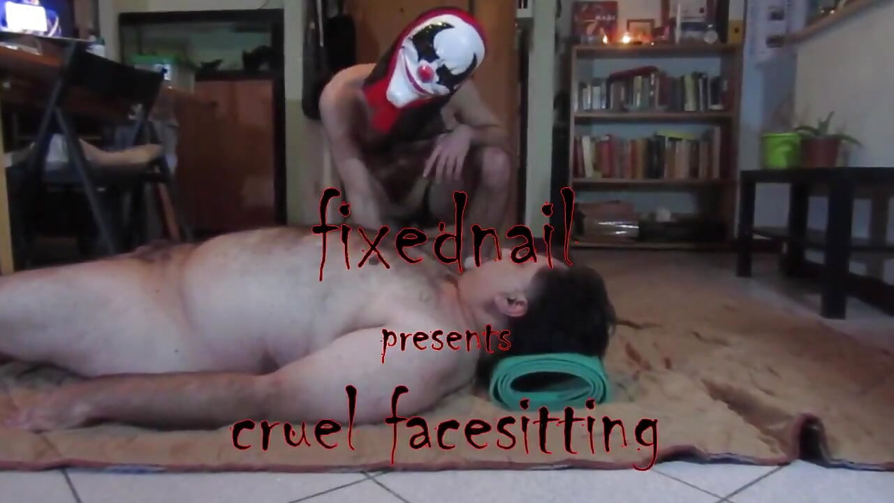 นั่งบนหน้าโหดร้าย