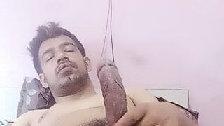 Menino indiano se masturbando