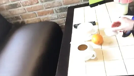 Nackt in der öffentlichen sauna