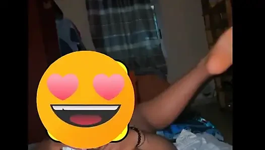 Saya suka vagina basah ini yang ingin menidurinya dengan saya