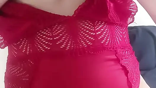 Woman masturbating and showing herself before going on live stream.