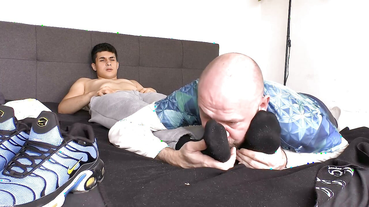 Ringside Devotion: Young Boxer Bruno Commands Slave Ben’s Full Worship