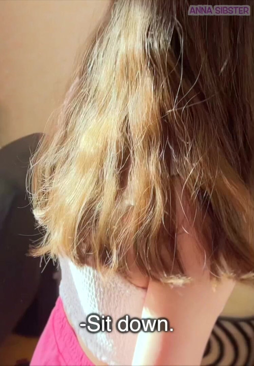 Čuo sam čudne razgovore iz sobe svoje polusestre.