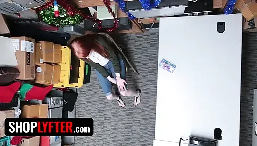ShopLyfter - страстная рыжая крука Krystal Orchid становится на колени и глотает огромный камшот