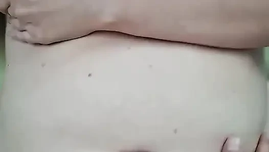 Pacarku crot di mulutku, tapi aku malah pengen banget dientot sama toket besarku