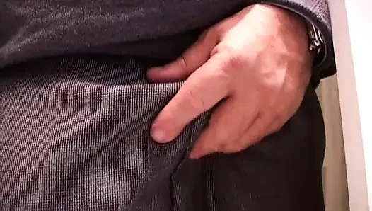 Olgun esmerin damlayan gül ağacı sert parmaklamayla genişliyor