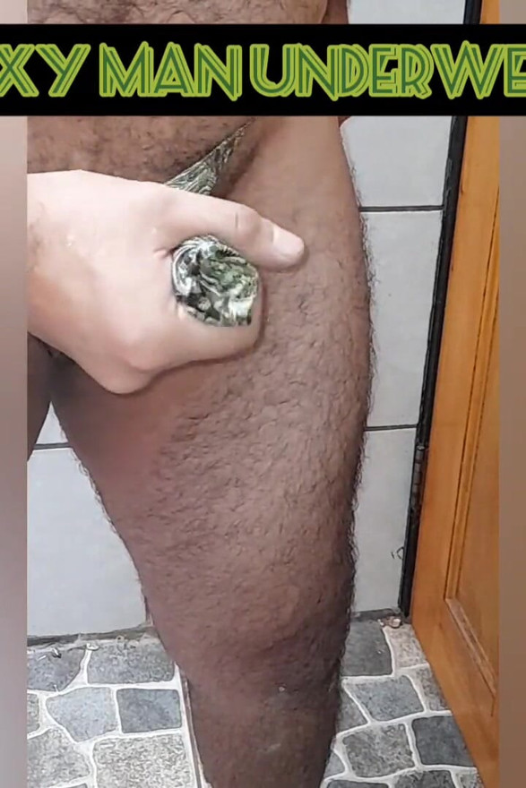Cumm in sexy green thong