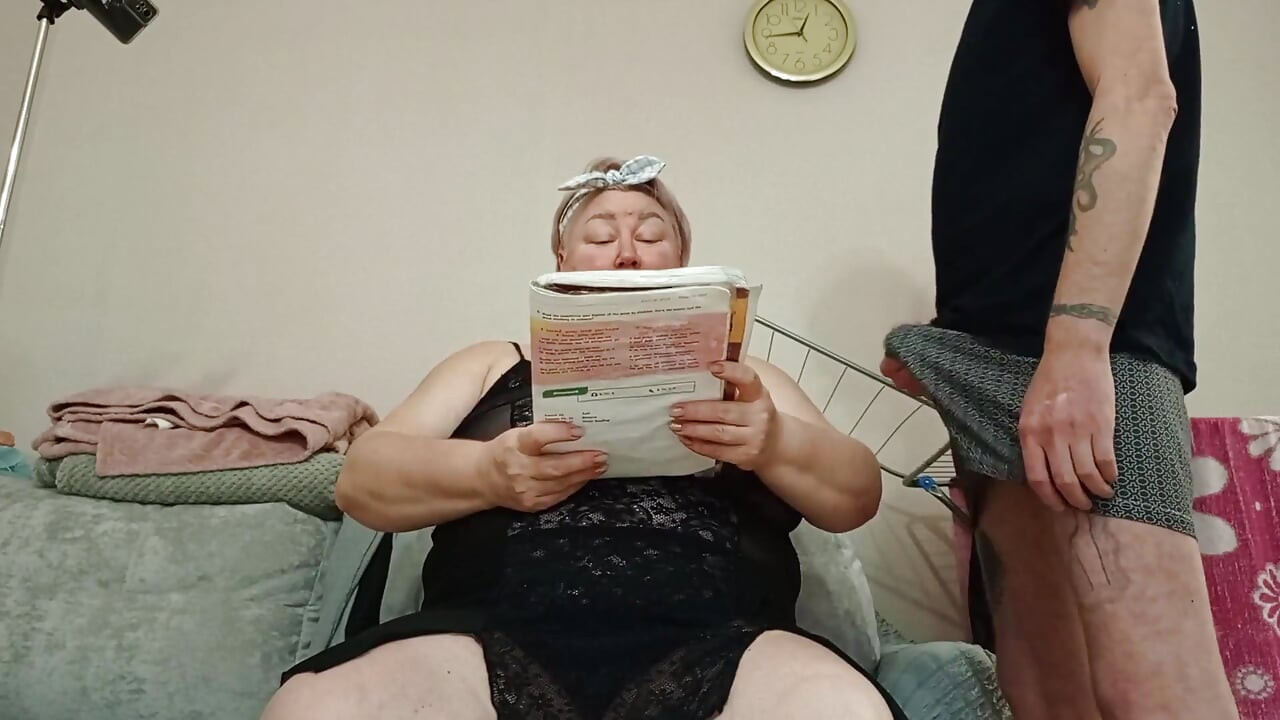 I Help My Stepmom with English and She Gives Me a Blowjob