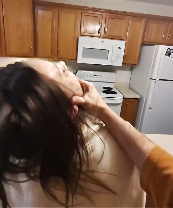 Pov làm tình trong nhà bếp, sục bằng chân và màn dạo đầu