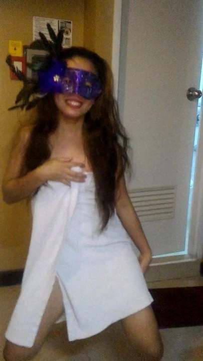 Melgie Clarianes Nude