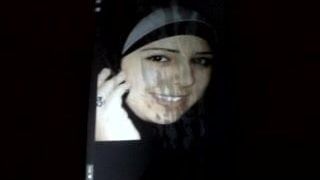 Камшот на лицо в хиджабе