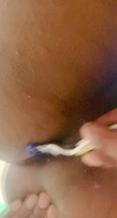 Shaving my balls and virgin ass, anyone would like to play with me.