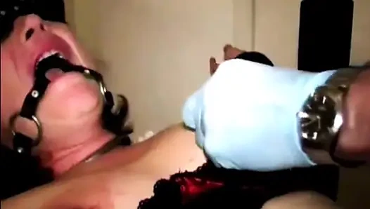 Dövmeli ve pirsingli - pirsingli ve dövmeli alt ve emo hatunlar