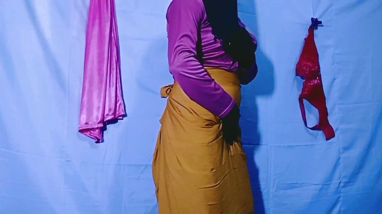 Intialainen Desi Village Äskettäin naimisissa oleva Bhabhi Romanttinen Video - Opettaja Bathroo