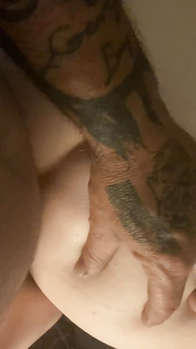 Pequeño Conejito dedeándose