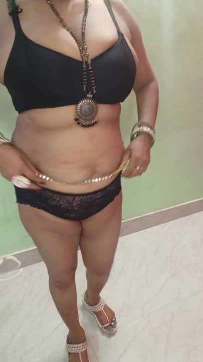 Indian bbw bhabhi dance and sex saree blouse clear hindi voice | Clip 1