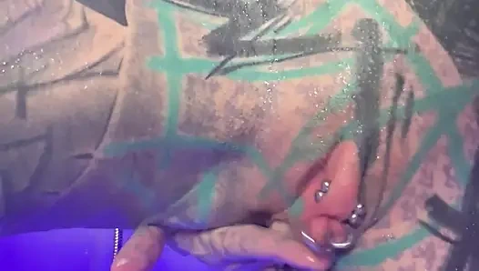 Godaan lateks bak mandi + solo menanggalkan pakaian