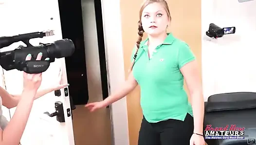 Lauren dan pixie si mahasisok semok lagi asik jilat tenggorokan sampai telan sperma!