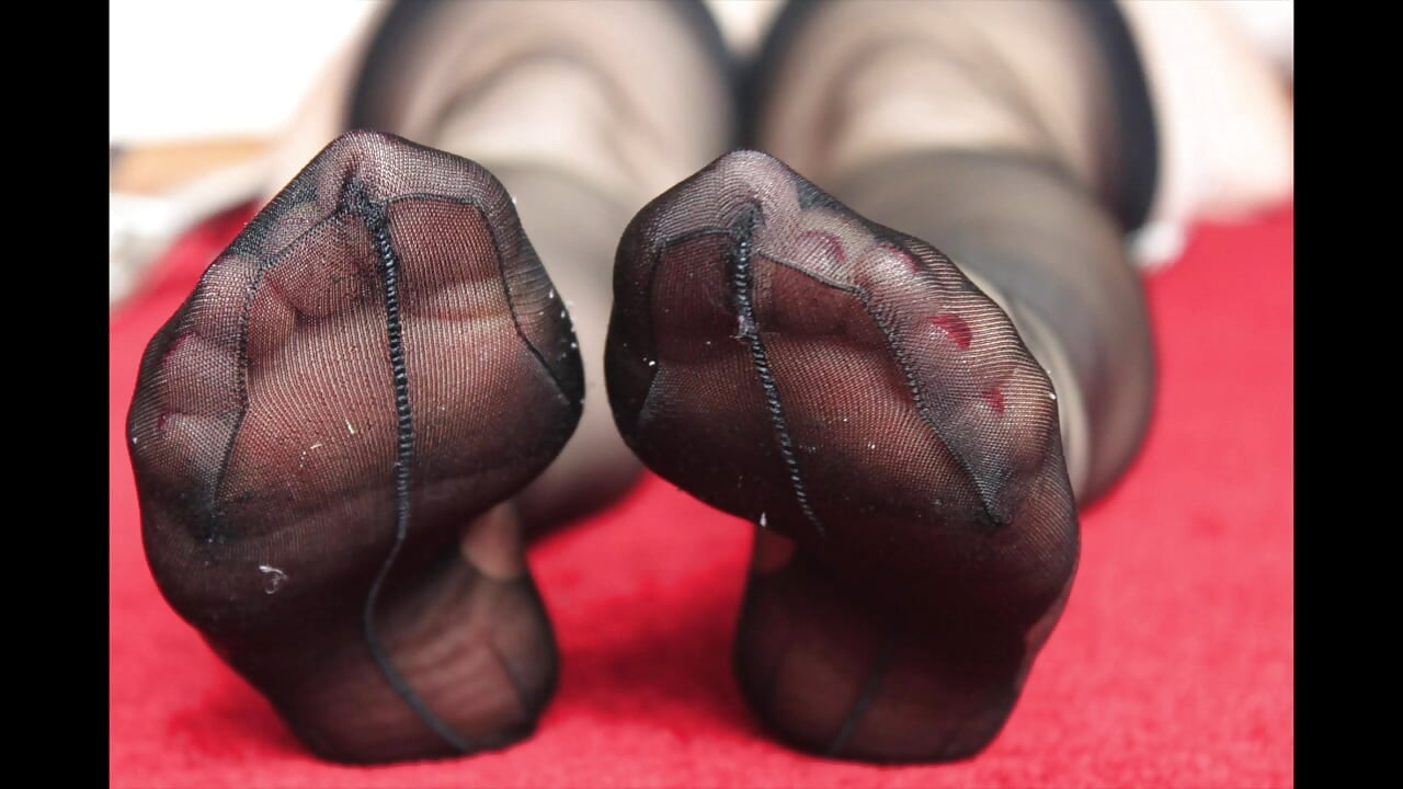 Mrs Mature Feet Nylon Feet Only Vol 1