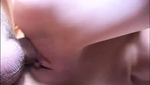 Seksi çoraplı harika esmer kaltak gibi sikiliyor