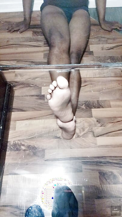 Display my soles in 'The Pose' (2026)