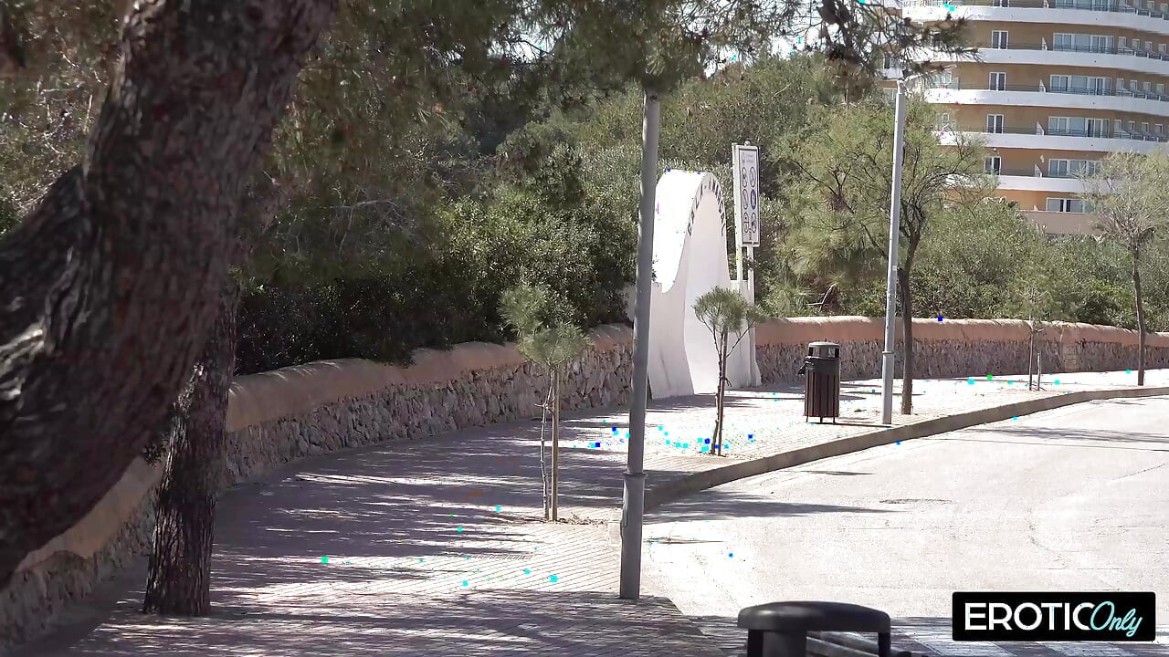 Spontane Seks Yol Kenarı Aç MILF Her Şeyini Veriyor