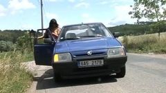 Curvă cehă face sex în mașină