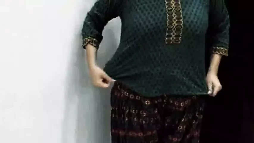 Widow hot and Sexy golden woman enjoyed with hishot and Sexy body and beautiful bobbs and titts