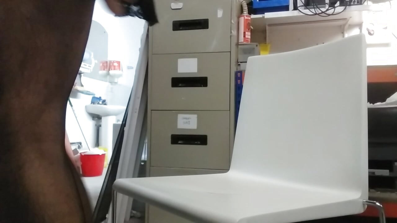 Crossdressing at work - Wednesday 01:40