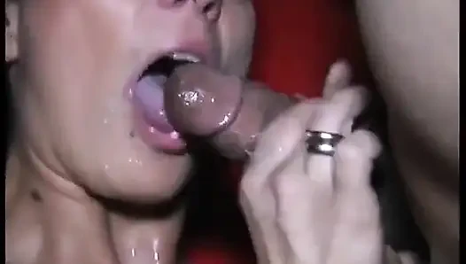 Старое порно-гэнгбэнг с черноволосой Fieby, часть 2