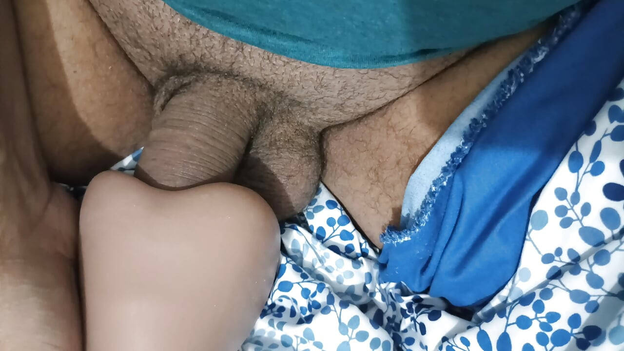 Estrecho Orificio Anal Provoca Derrame De Leche Muy Caliente