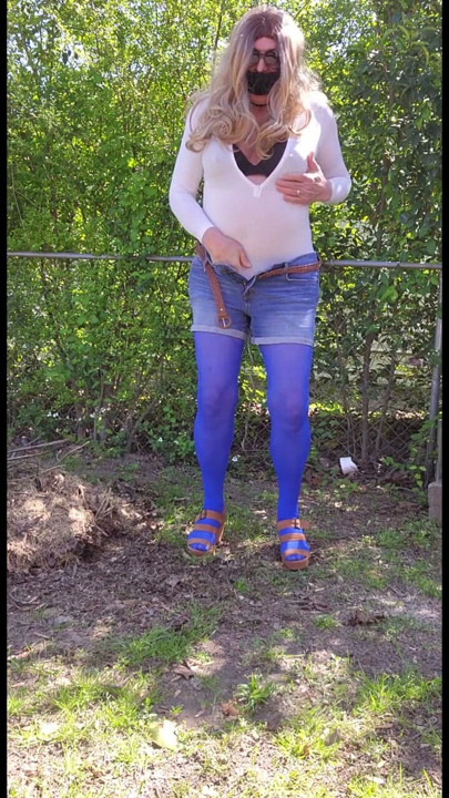 Cd outdoors pantyhose playing with myself masturbating and cum. | Clip 2