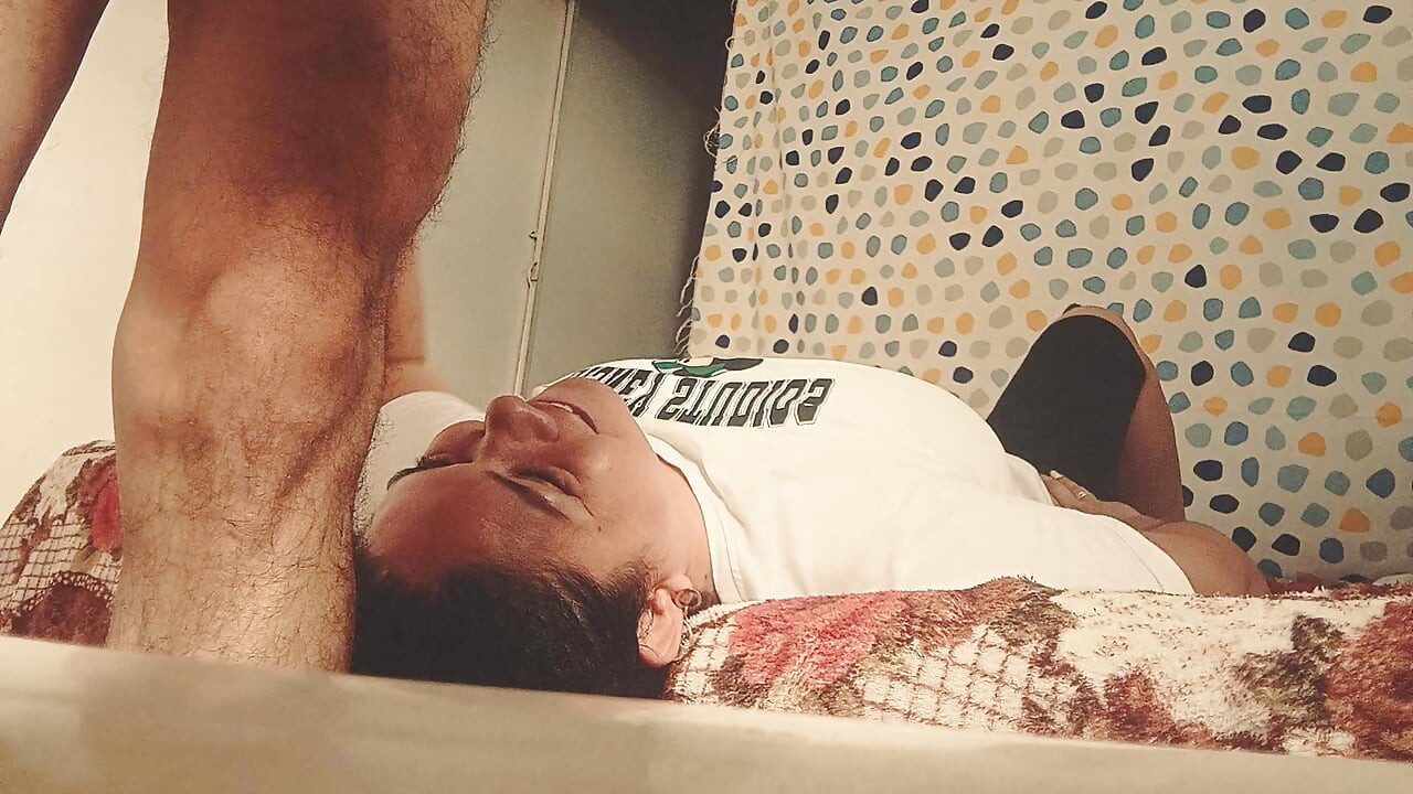 Sucks my cock delicious