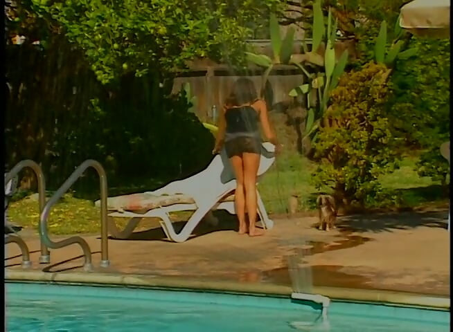 Vintage lesbianas lamiendo coño consolador penetrado la piscina