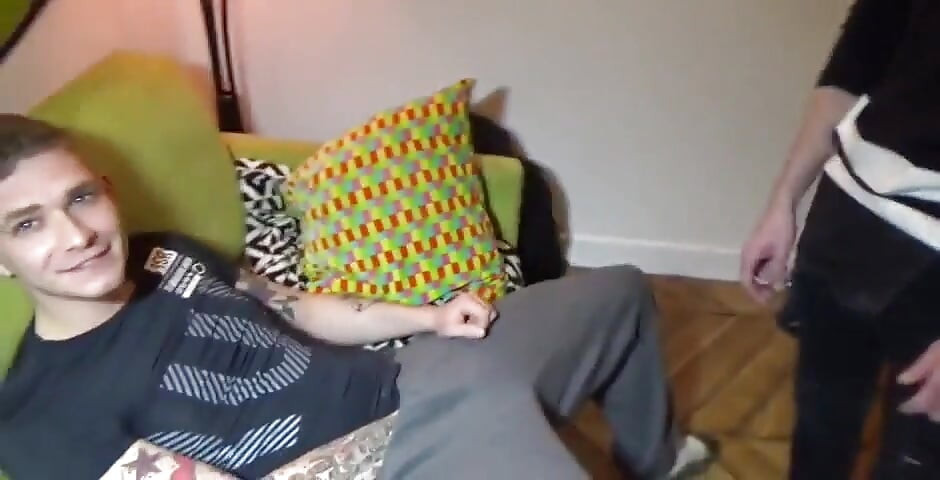 O sexy gêmeo Jerome James fodido raw por The Straight Aaron Master em Paris