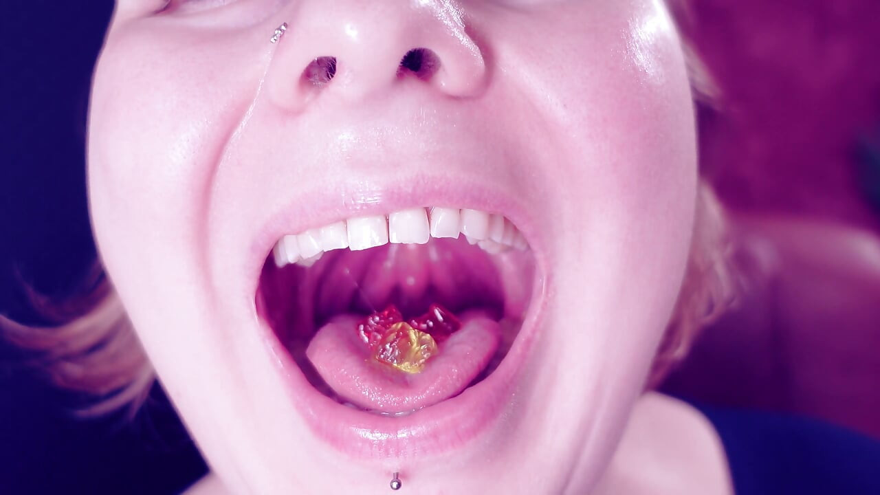 Eating Chewing Fetish: Giantess Vibes. No Chances for Little Jelly Teddybears! Arya Grander