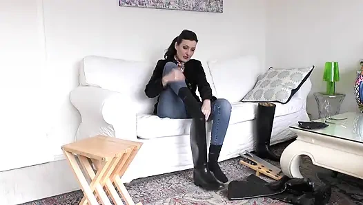 Смена сапог и вонючие черные носки в видео от первого лица, леди Victoria Valente