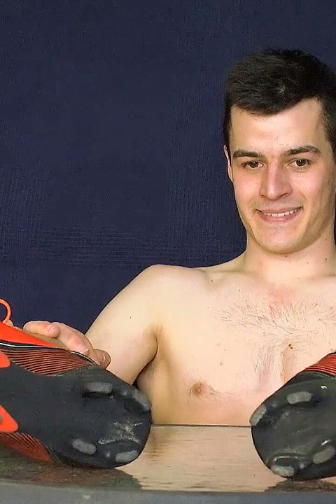 Crown of Victory: Bound Beneath Young Footballer Kupen’s Winning Soles