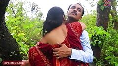 भारतीय प्रेमिका के साथ हॉट आउटडोर सेक्स