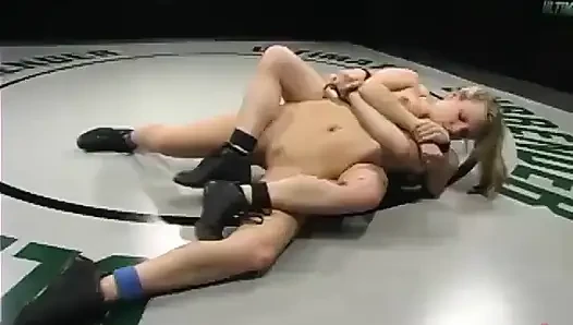 Mimpi buruk (3-0) si brawler (0-2)