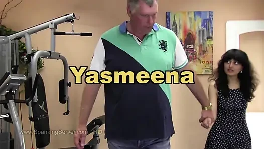 Yasmeena wird von ihrem meister versohlt