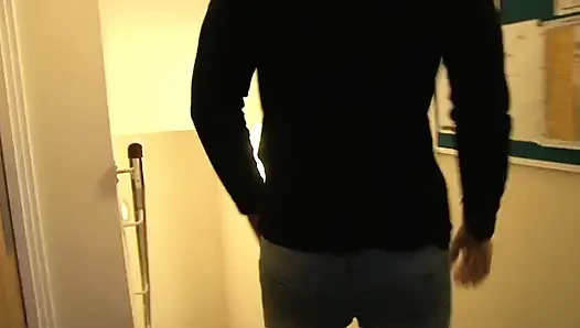 Грудастую милфу Emma Butt жестко трахнули в ее большую задницу из Ricky Stone