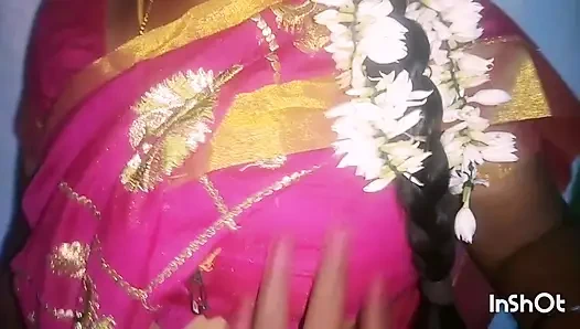 Тамильская сари домохозяйка с большими сиськами трахается в деревне с большой задницей